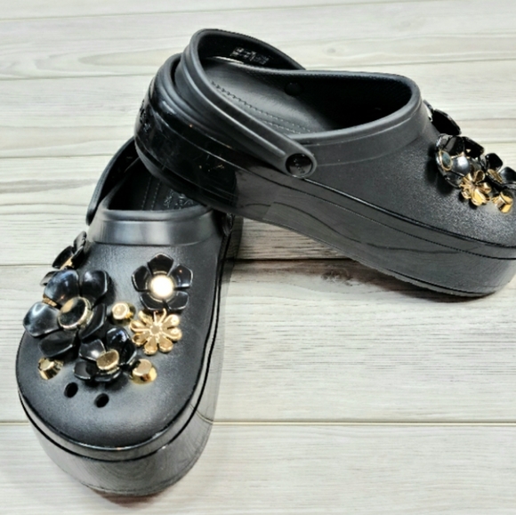 crocs platform metallic bloom